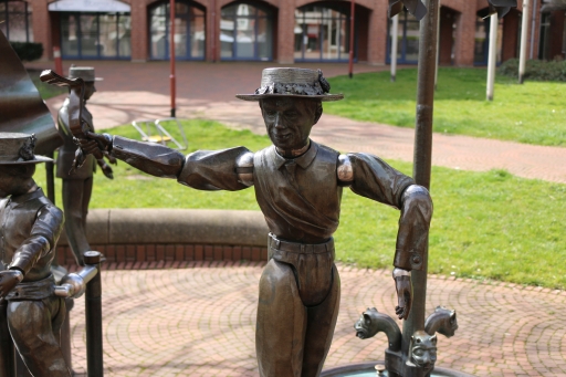 Master of the Slapsticks of the Jungenspiel monument