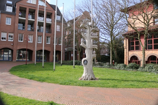 Au Ülle monument (local carnival society)