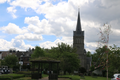 Village square Linden-Neusen looking at St. Nikolaus