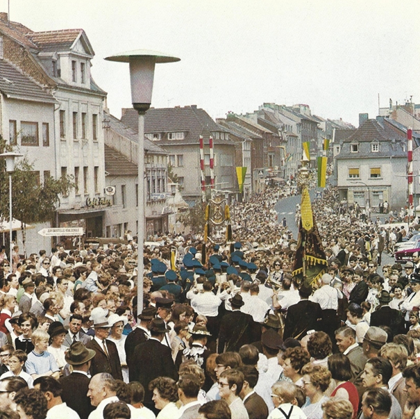 Jungenspiele auf dem Mark in Würselen