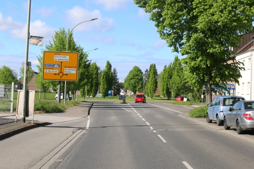 Roundabout between Linden-Neusen and Vorweiden