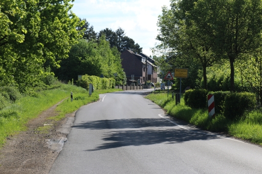 Village entrance Euchen from road L223