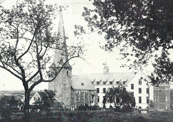 Kirche und Missionshaus Broich